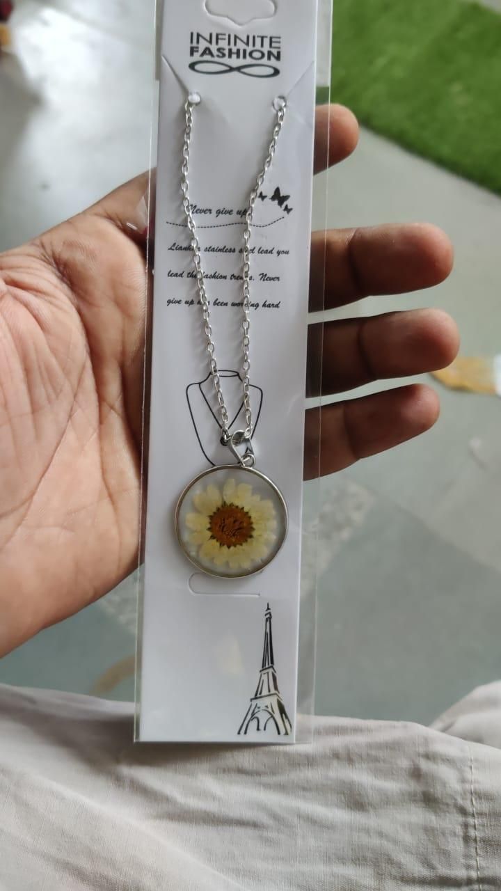 Natural White Daisy Preserved In Resin Pendant For Men & Women